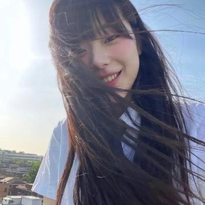 男孩超级白